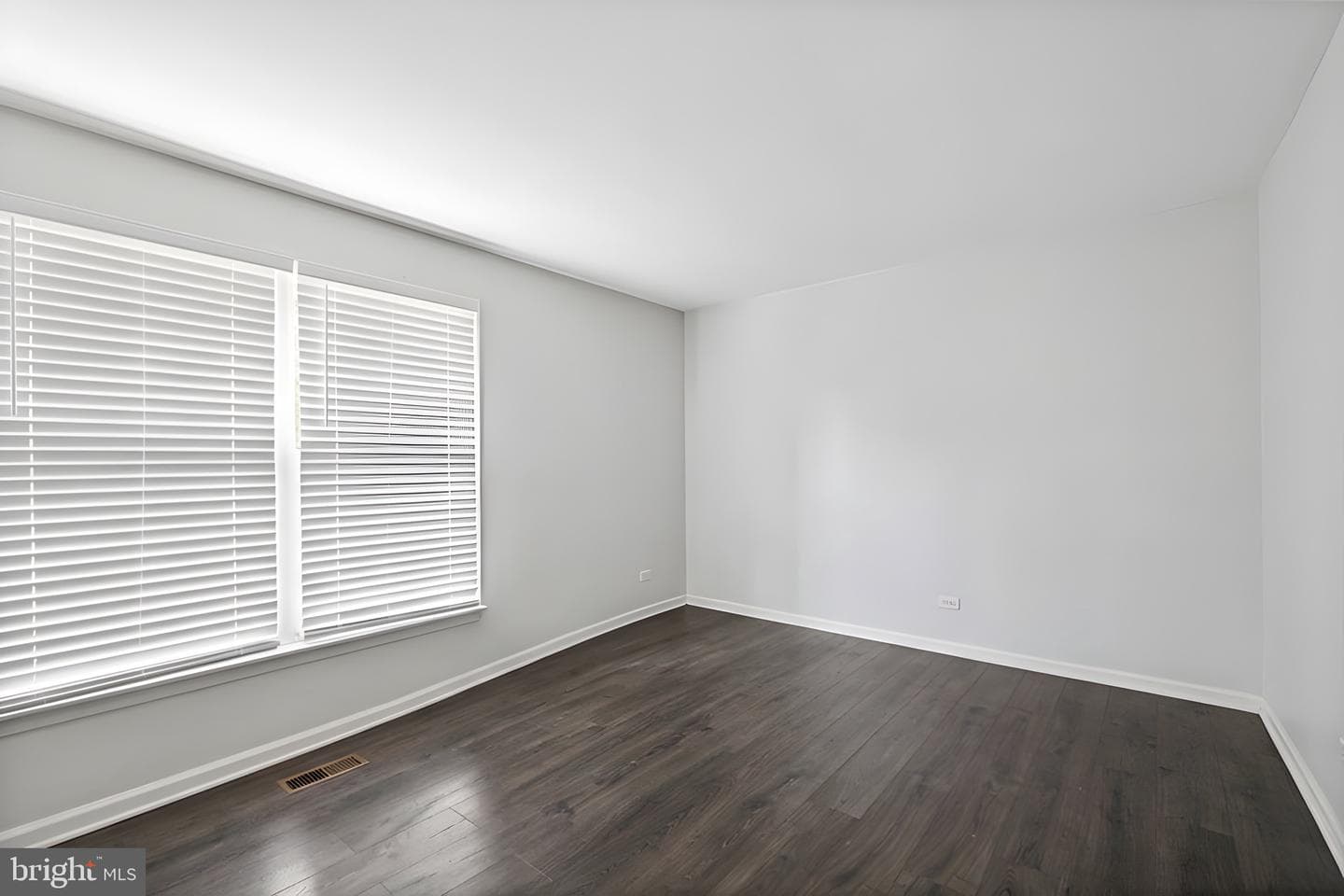 8804 35th Avenue photo 22