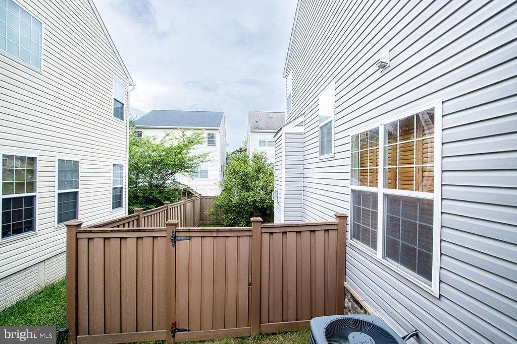 15627 Gillmore Greens Court photo 32