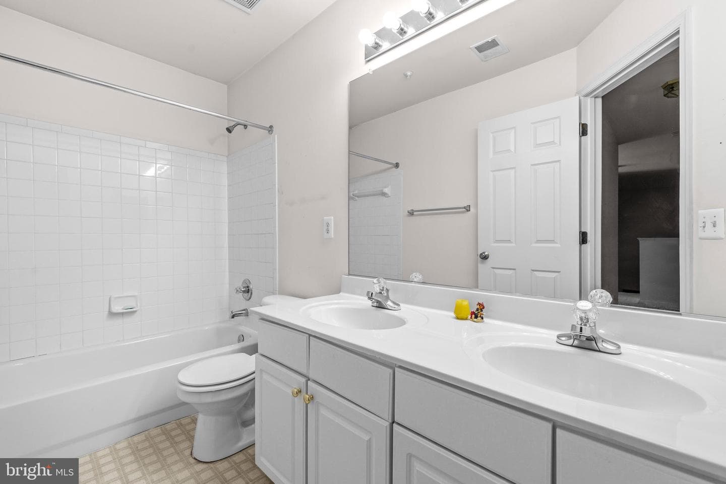 4301 Hickory Leaf Court photo 21