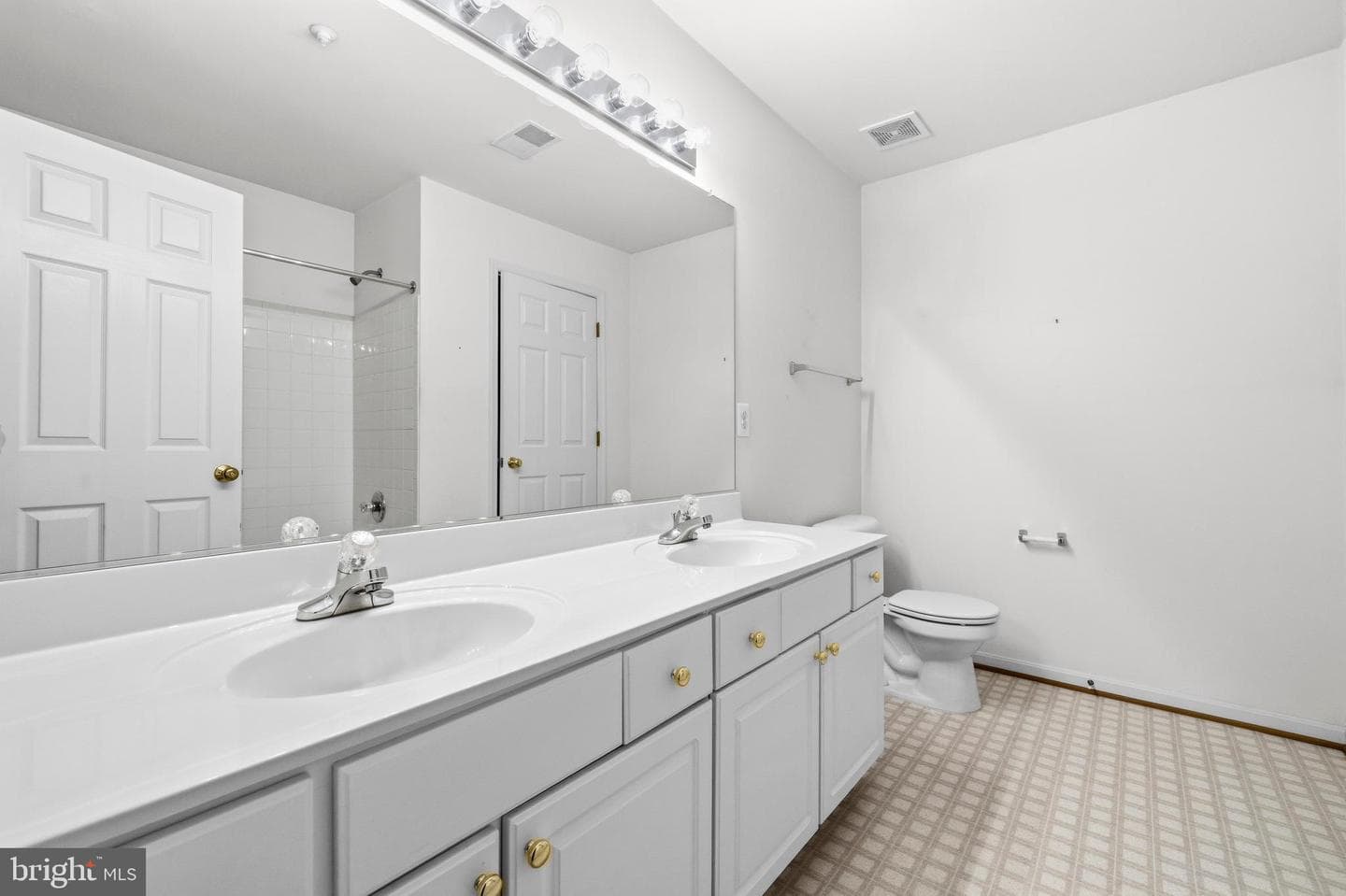 4301 Hickory Leaf Court photo 24