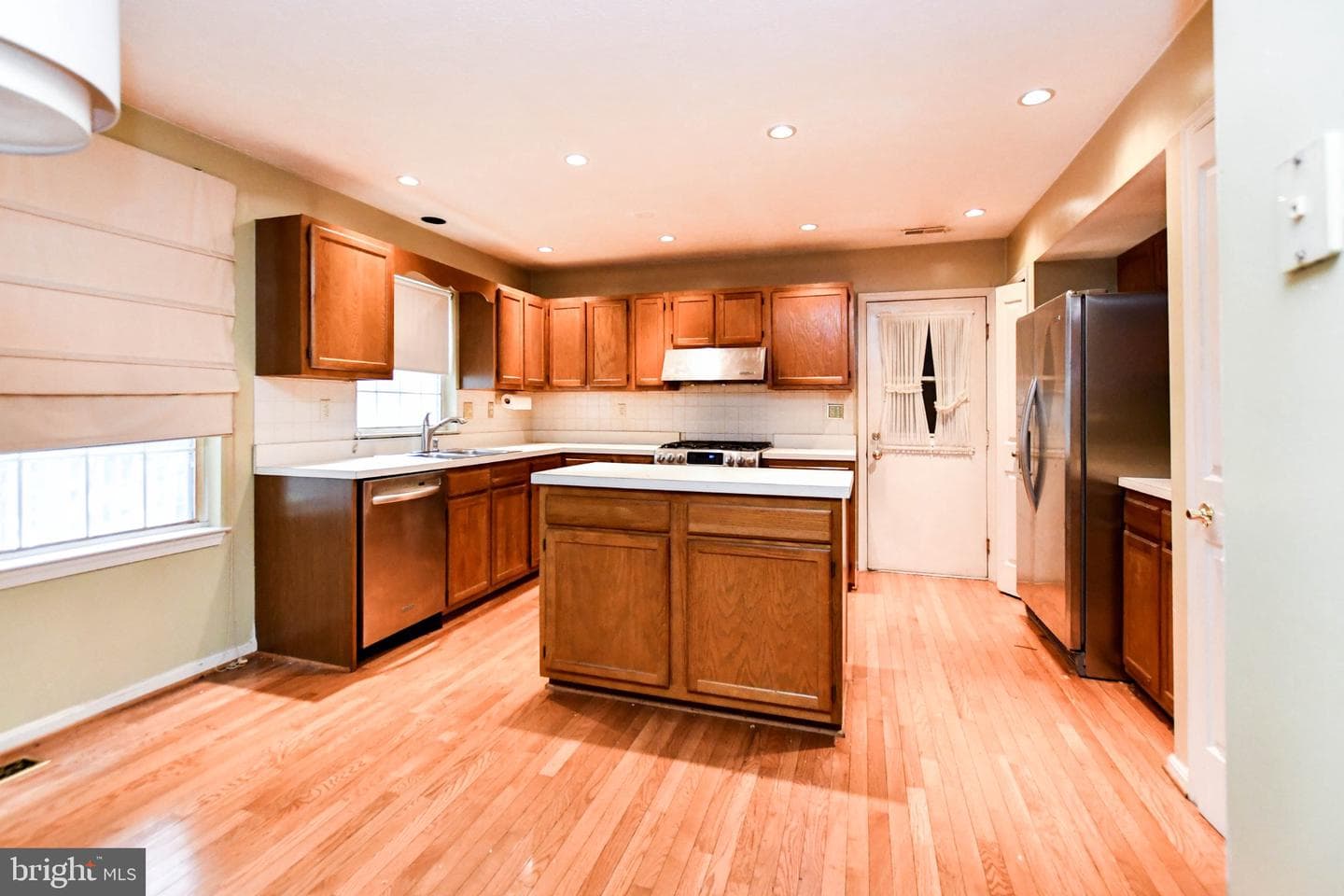 1111 Kings Heather Drive photo 29