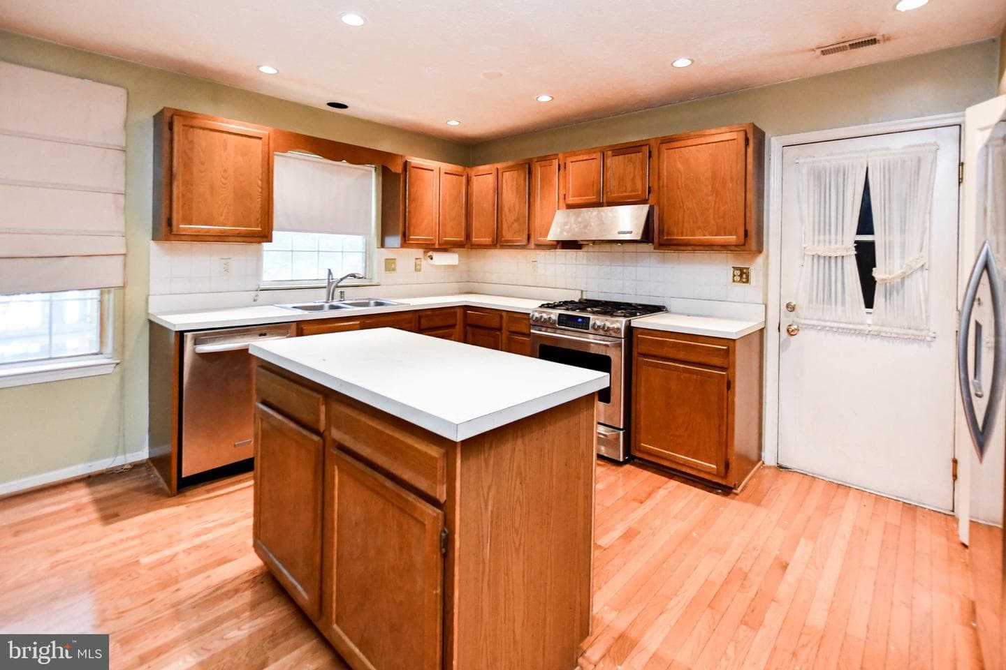 1111 Kings Heather Drive photo 31