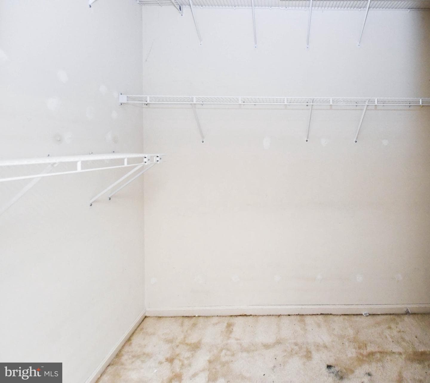 1111 Kings Heather Drive photo 41