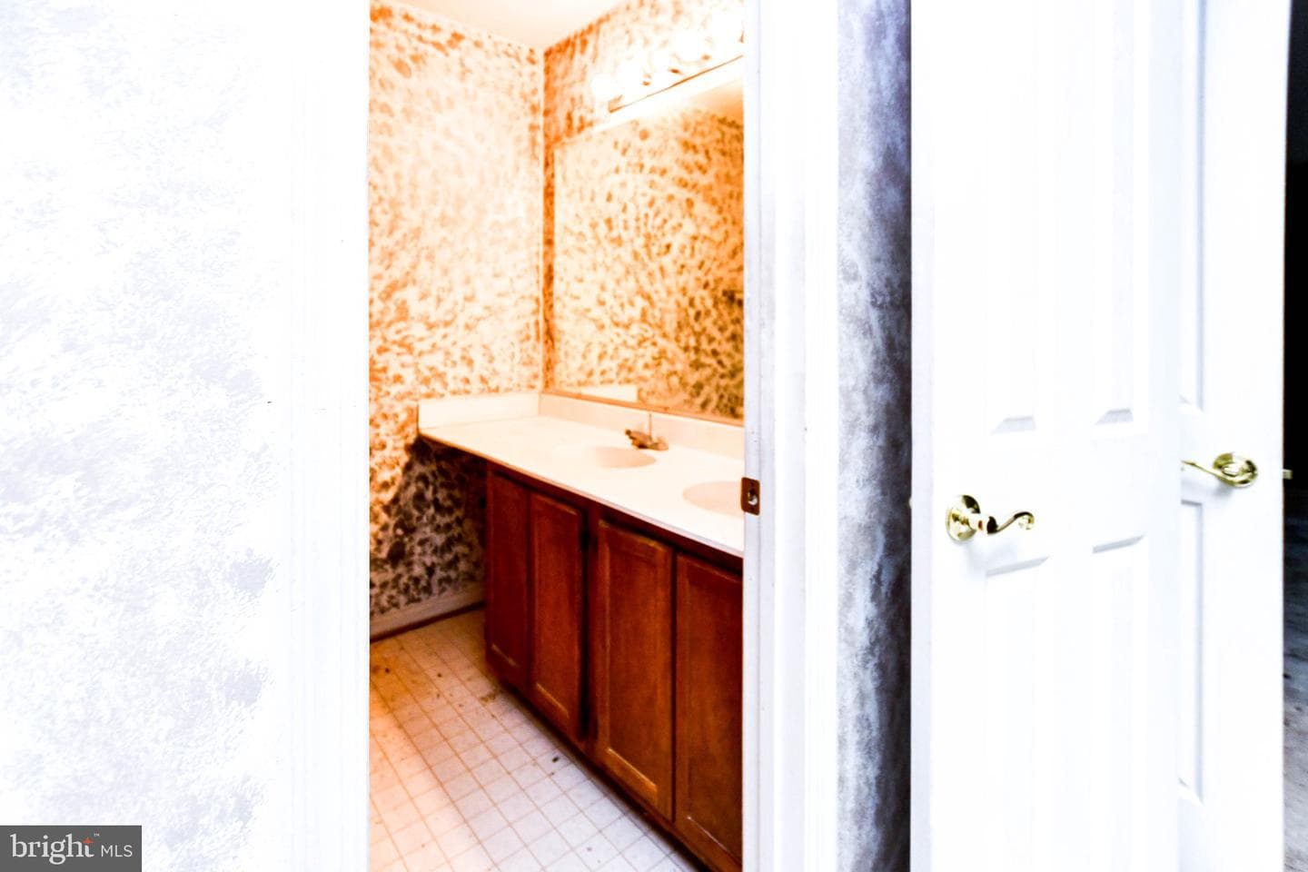 1111 Kings Heather Drive photo 46
