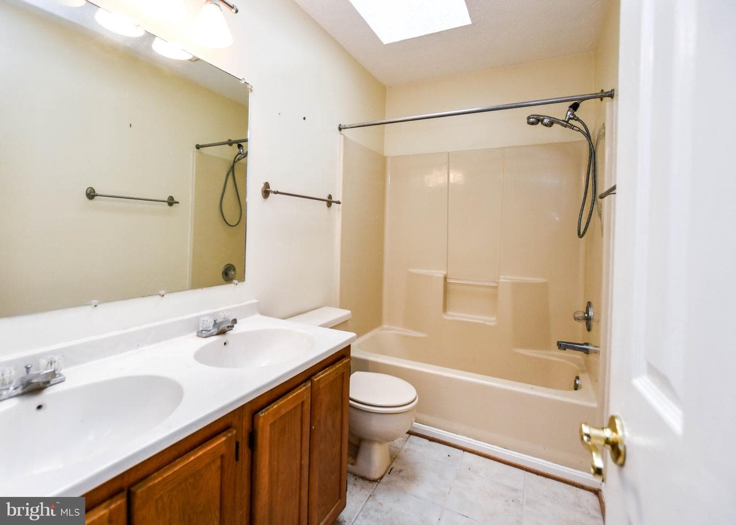 1111 Kings Heather Drive photo 51