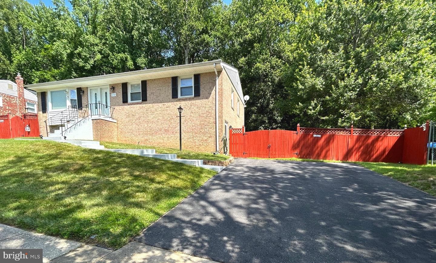 6102 Brooke Jane Drive, Clinton
