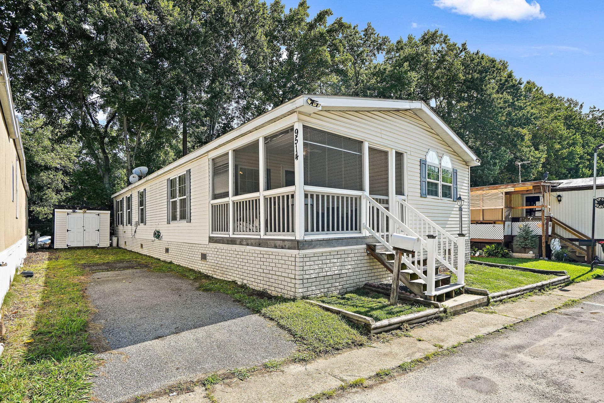 9514 Beech Park Street photo 1