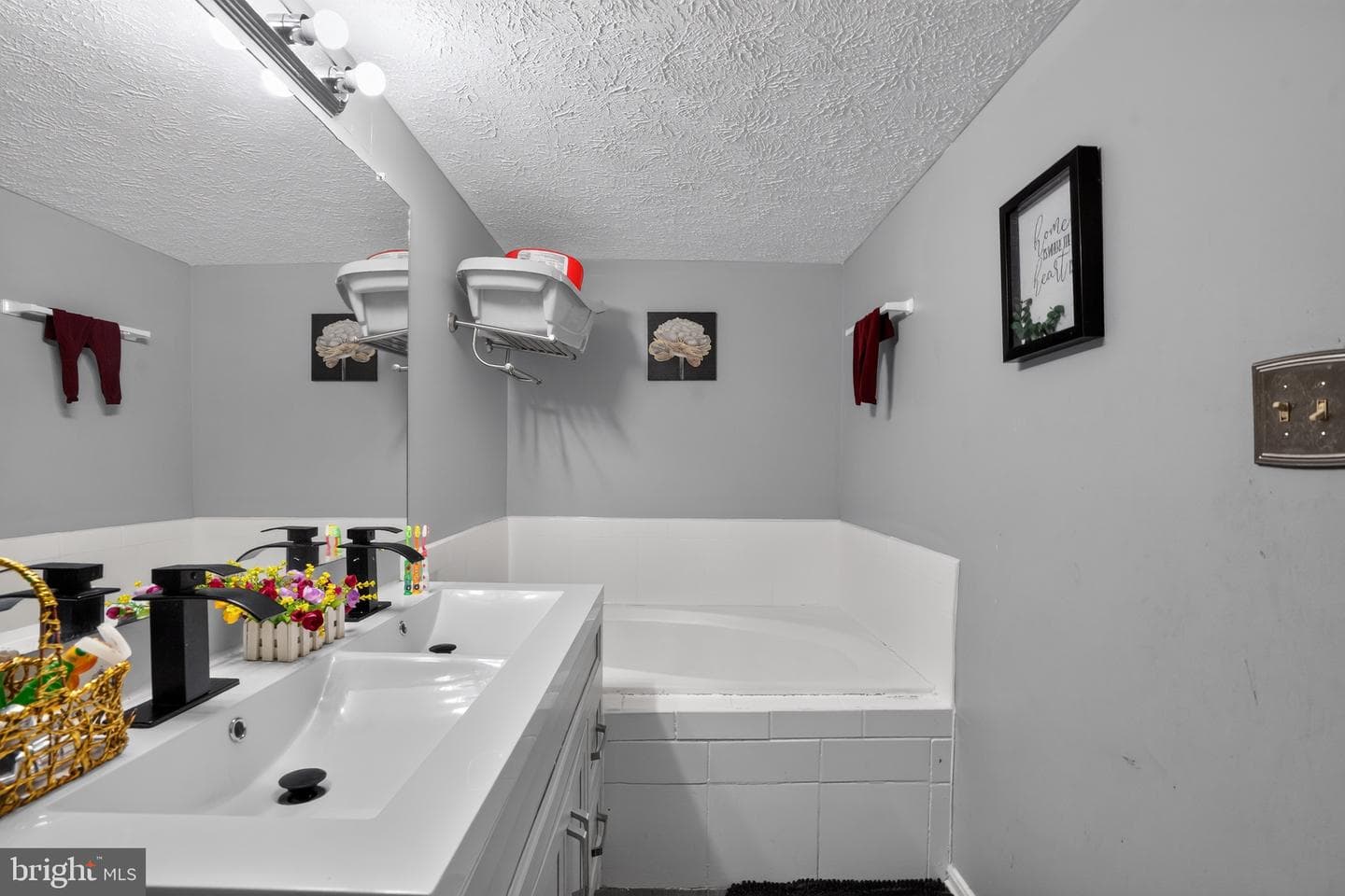 9703 Reiker Drive photo 16