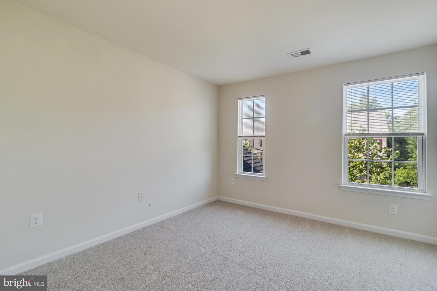 3002 Winterbourne Drive photo 17