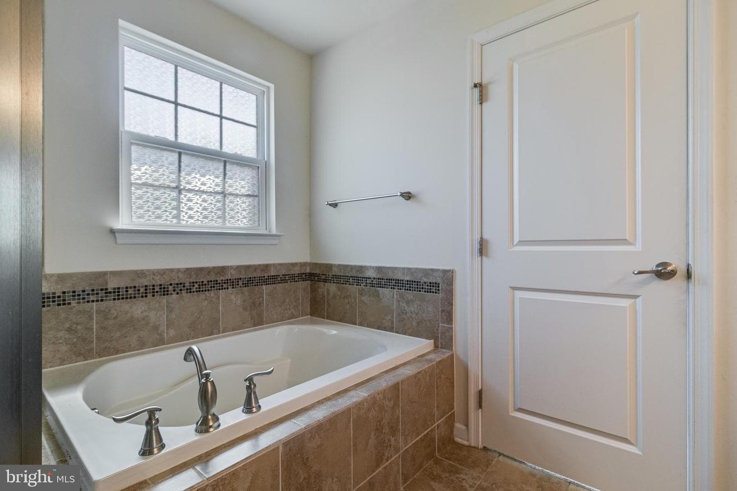 3002 Winterbourne Drive photo 26