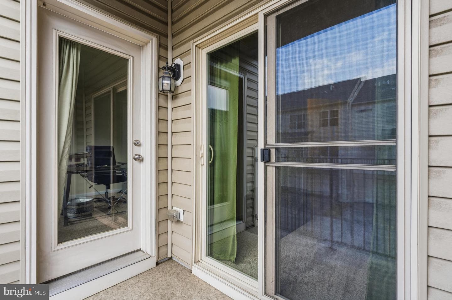 2643 Campus Way N photo 33