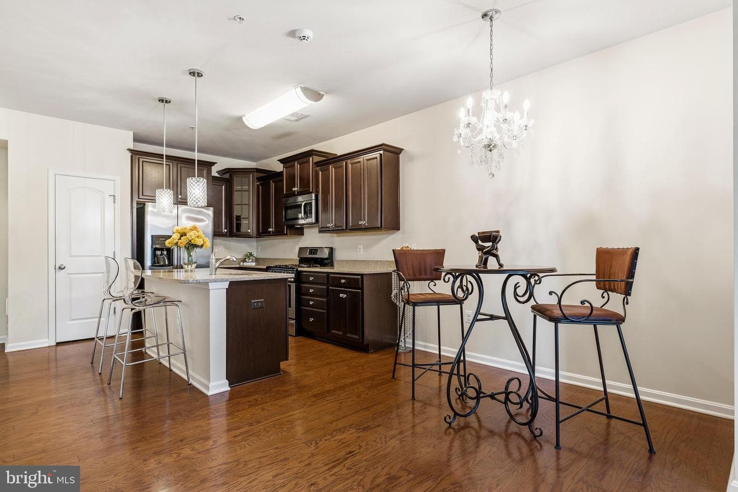 2643 Campus Way N photo 8
