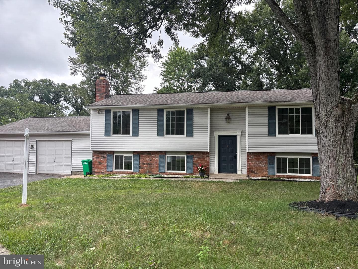 8601 Briarwood Court photo 1