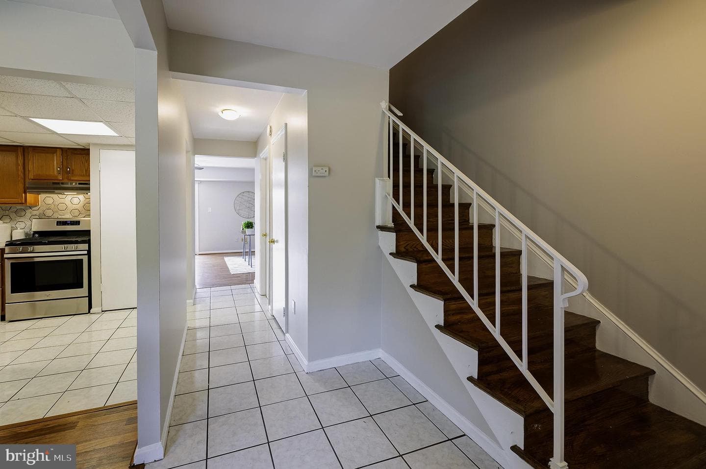 7950 Lakecrest Drive photo 9