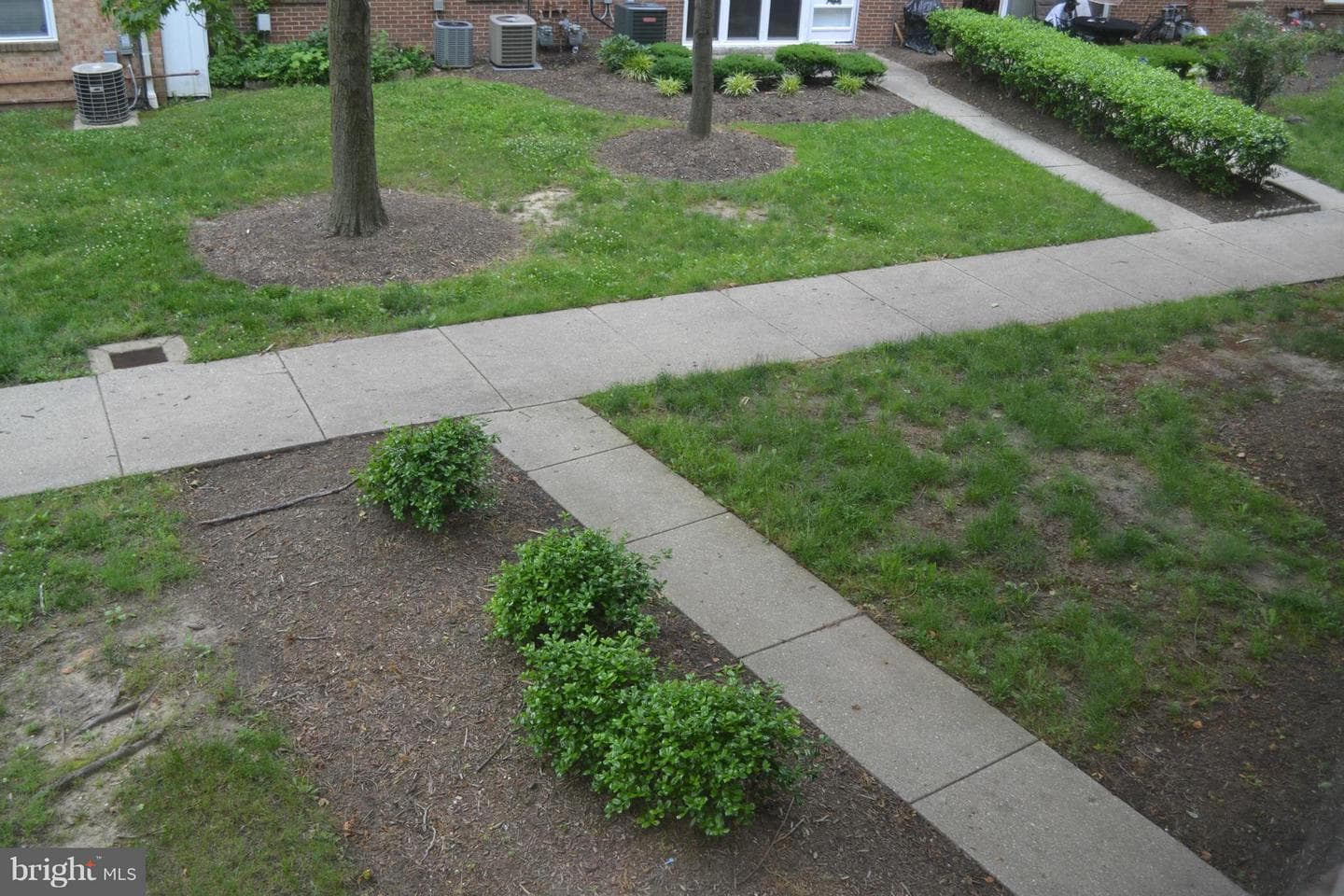 1921 Addison Road S photo 12