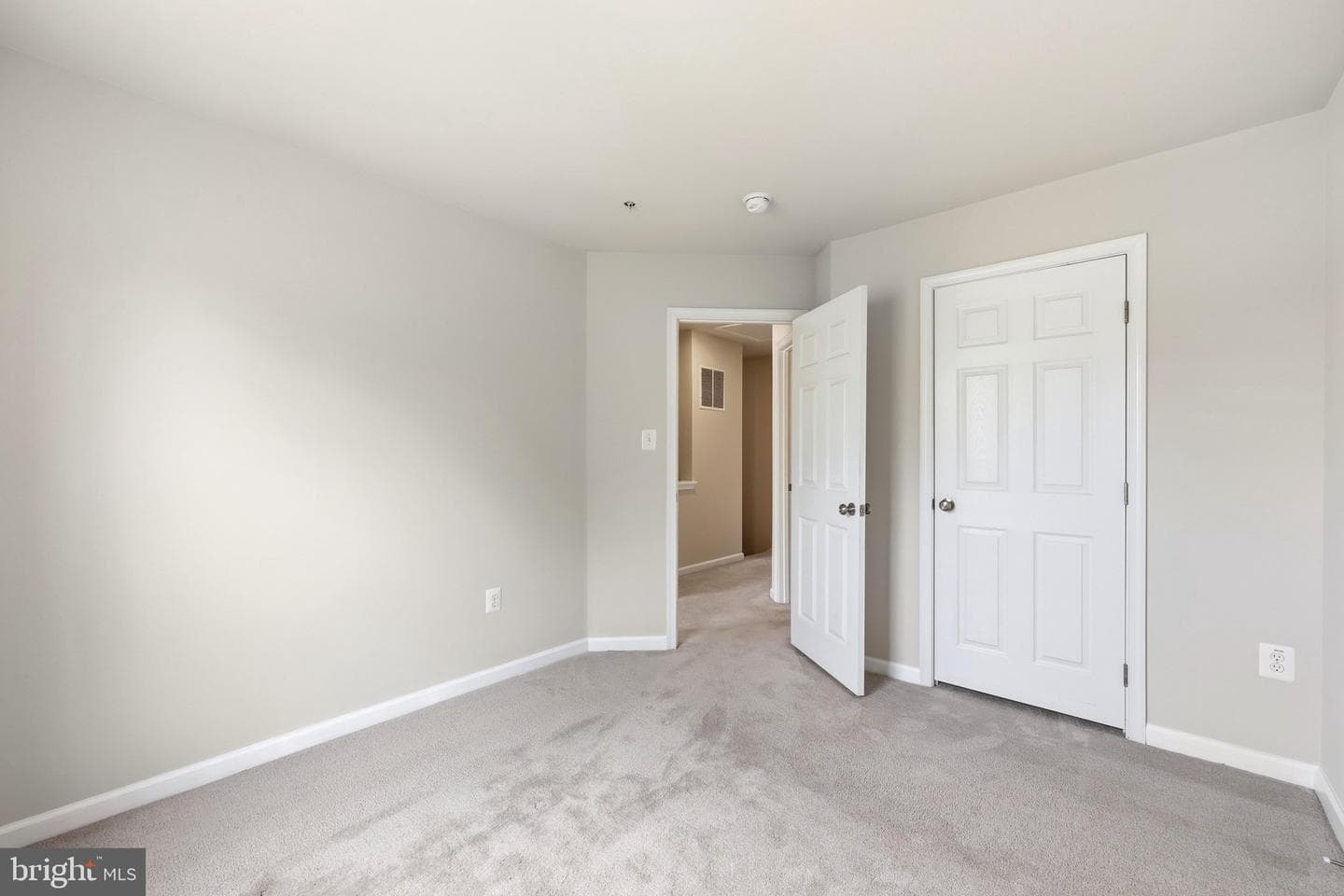 1141 Wilberforce Court photo 21