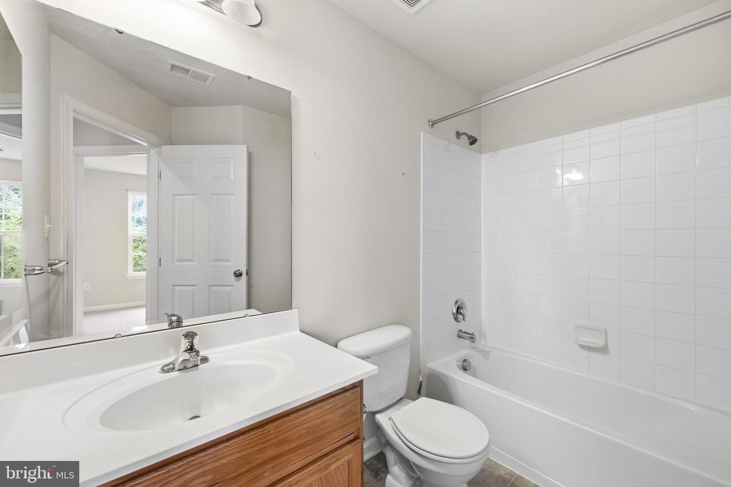 1141 Wilberforce Court photo 22