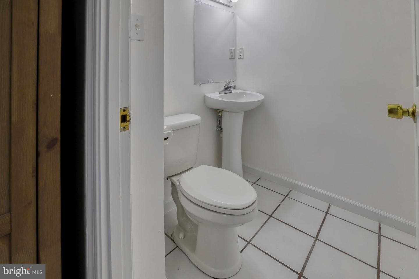 331 Alastair Street photo 27