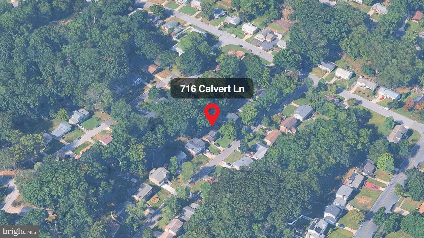 716 Calvert Lane photo 44