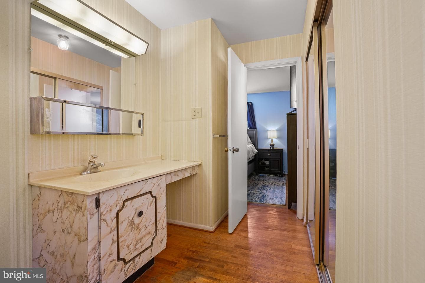 320 Pemberton Street photo 27