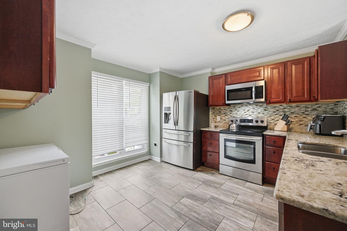 14531 London Lane photo 3