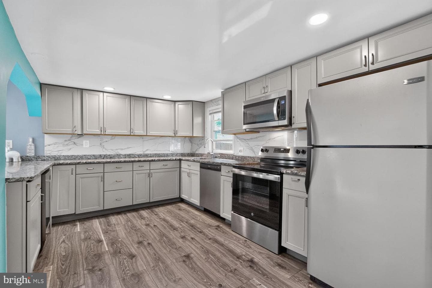 1206 Gondar Avenue photo 6