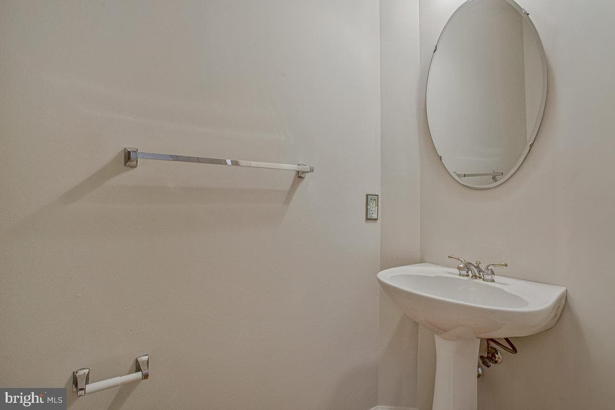 2310 Nicol Circle photo 5