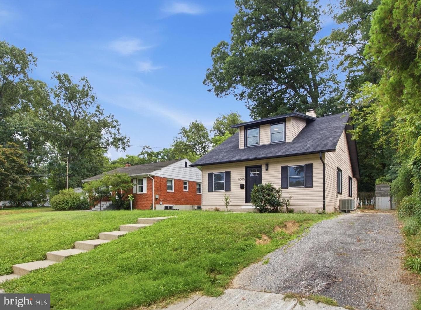 5005 Hollywood Road, College Park