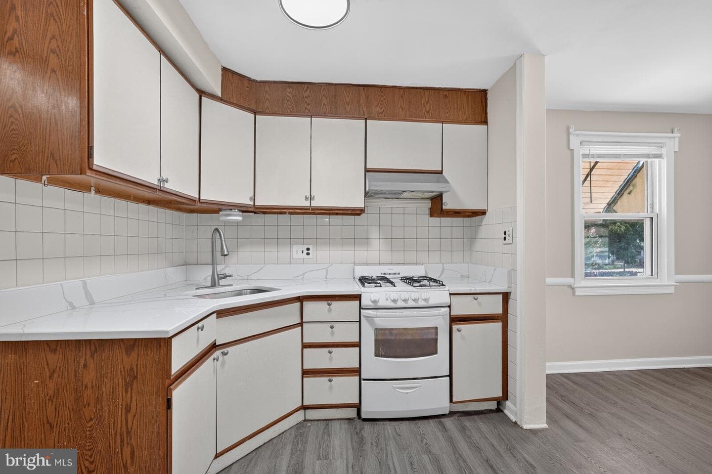 2021 Sheridan Street photo 15