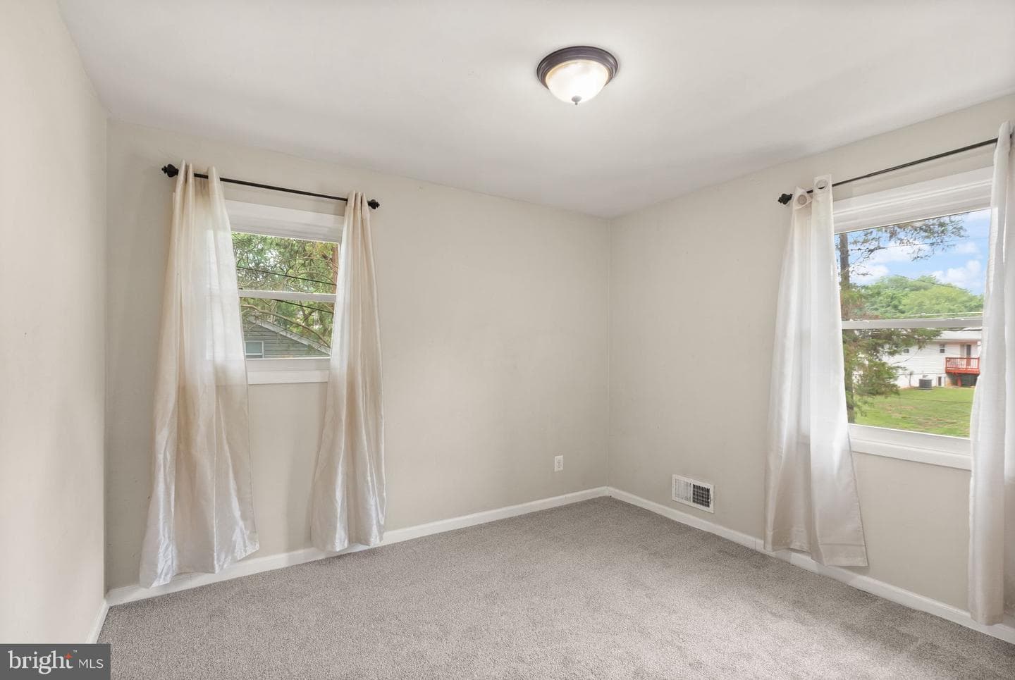 8114 Turner Street photo 29