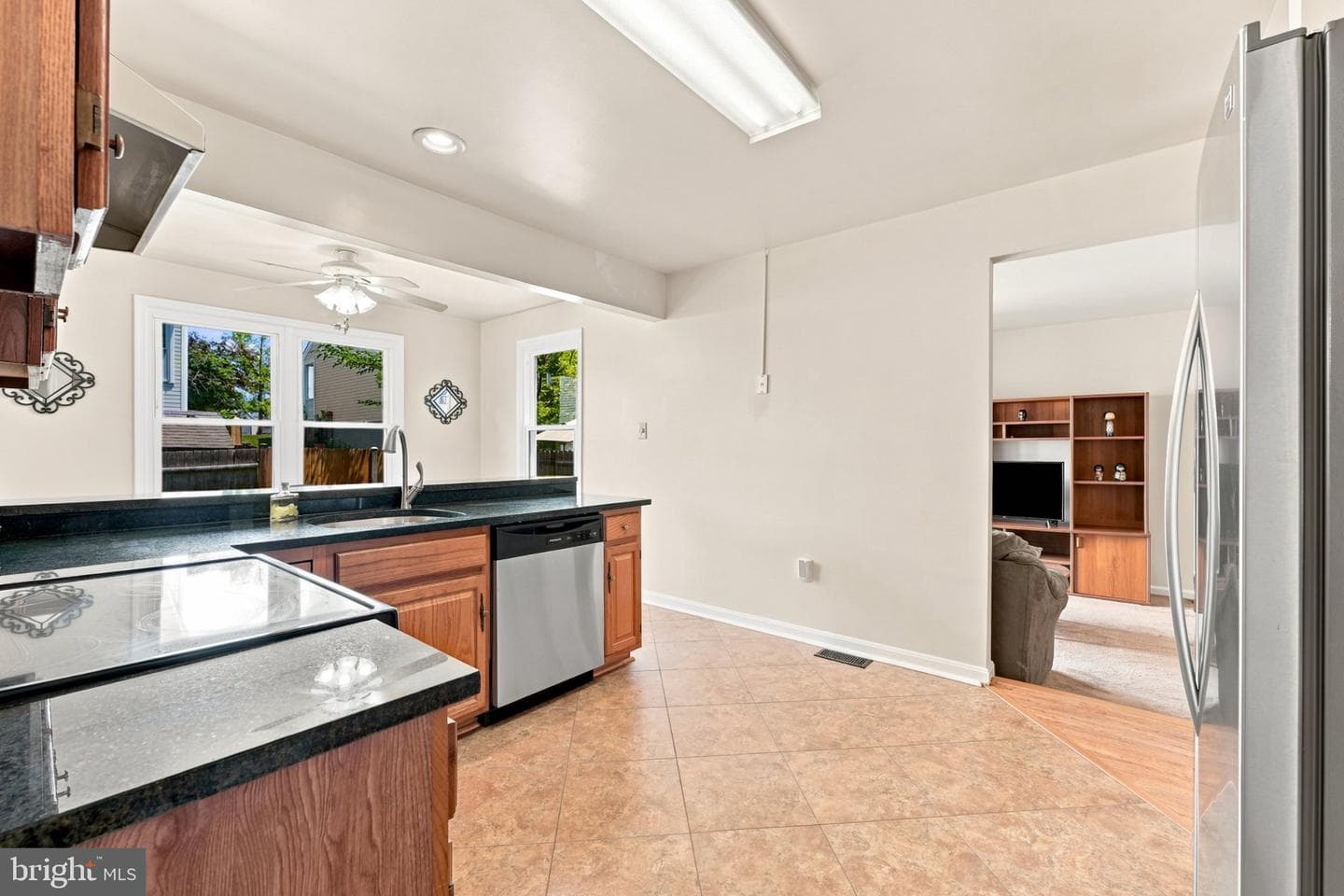 7606 Lexington Avenue photo 14