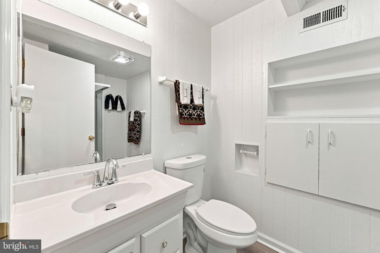 7606 Lexington Avenue photo 39