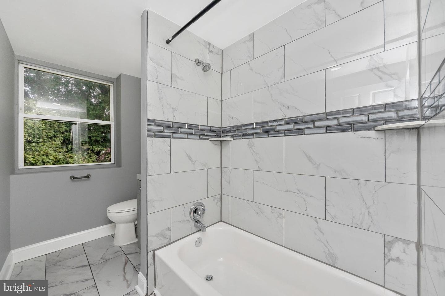 7702 Burnside Road photo 32
