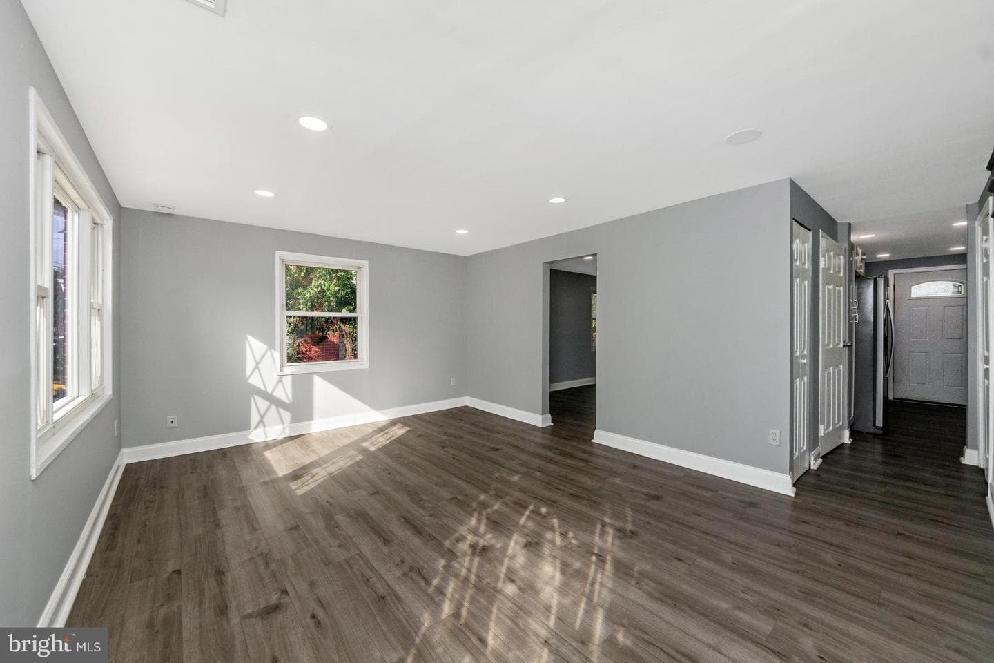 7702 Burnside Road photo 4