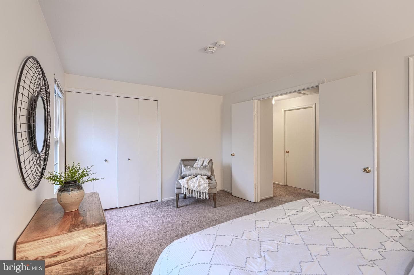 2266 Prince Of Wales Court photo 16