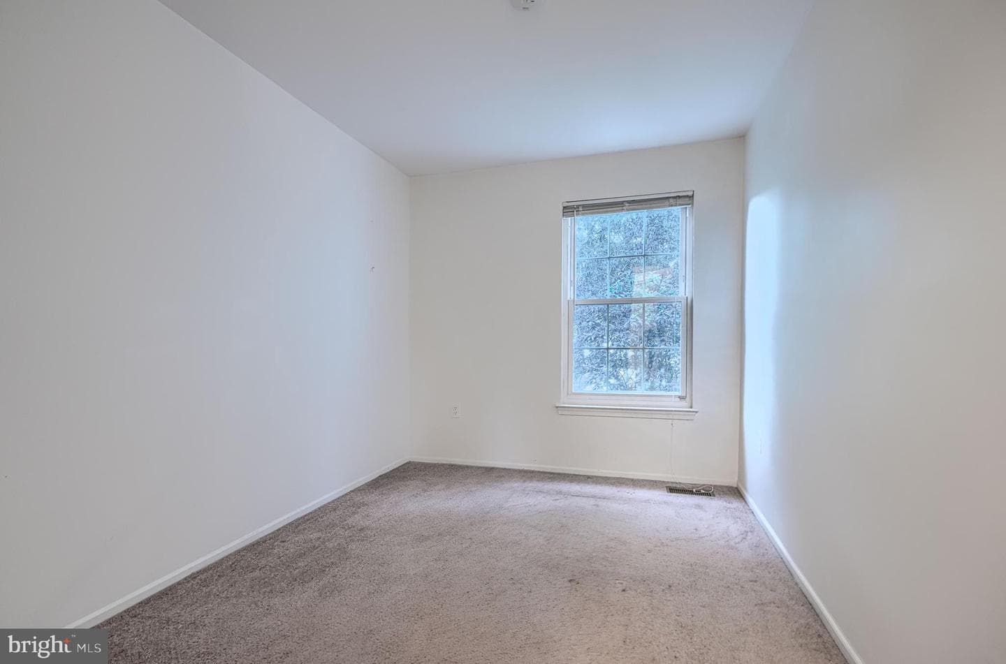 2266 Prince Of Wales Court photo 20