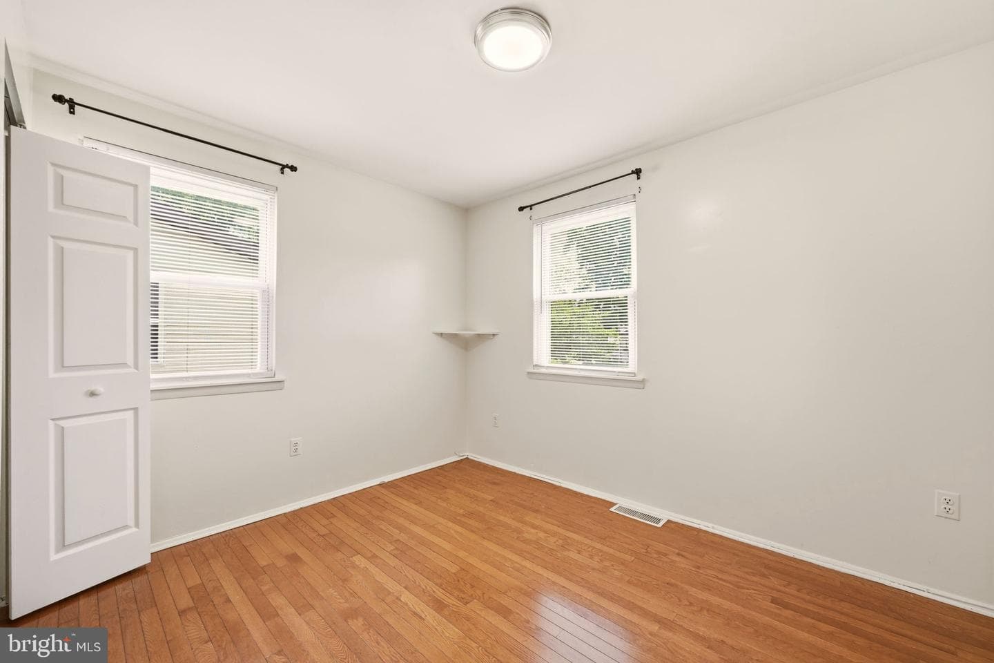 5122 Navahoe Street photo 17