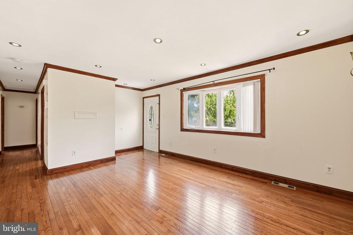 5122 Navahoe Street photo 4