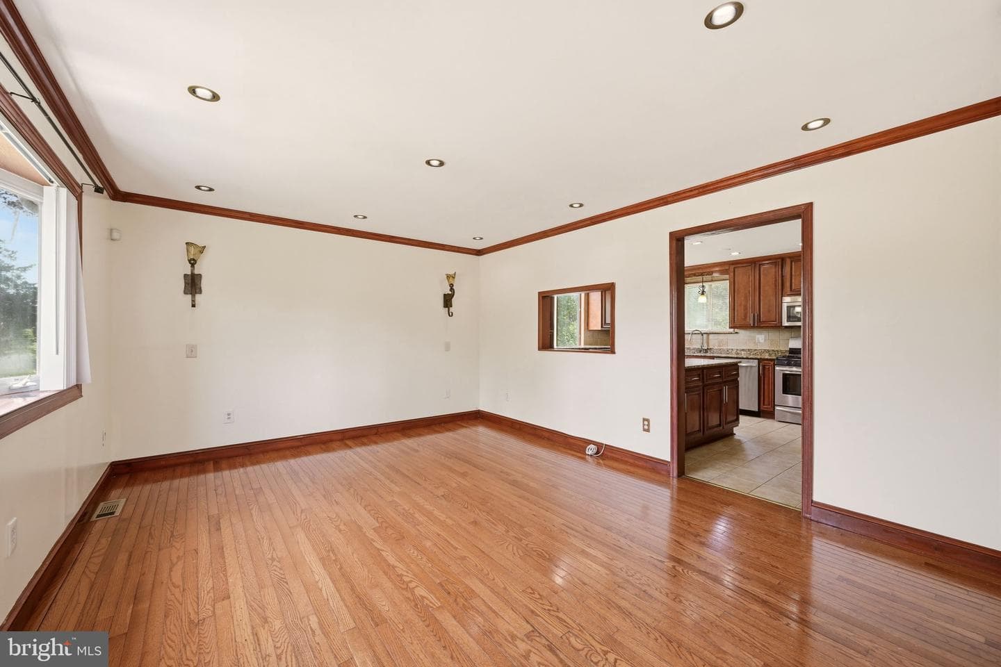 5122 Navahoe Street photo 6