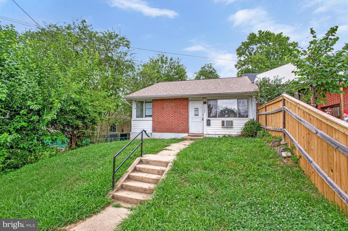 7728 Oxman Road, Landover