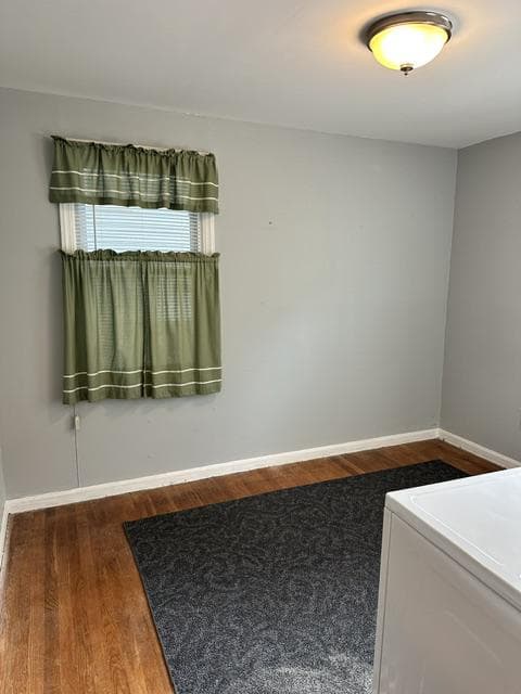 9528 48th Place photo 11