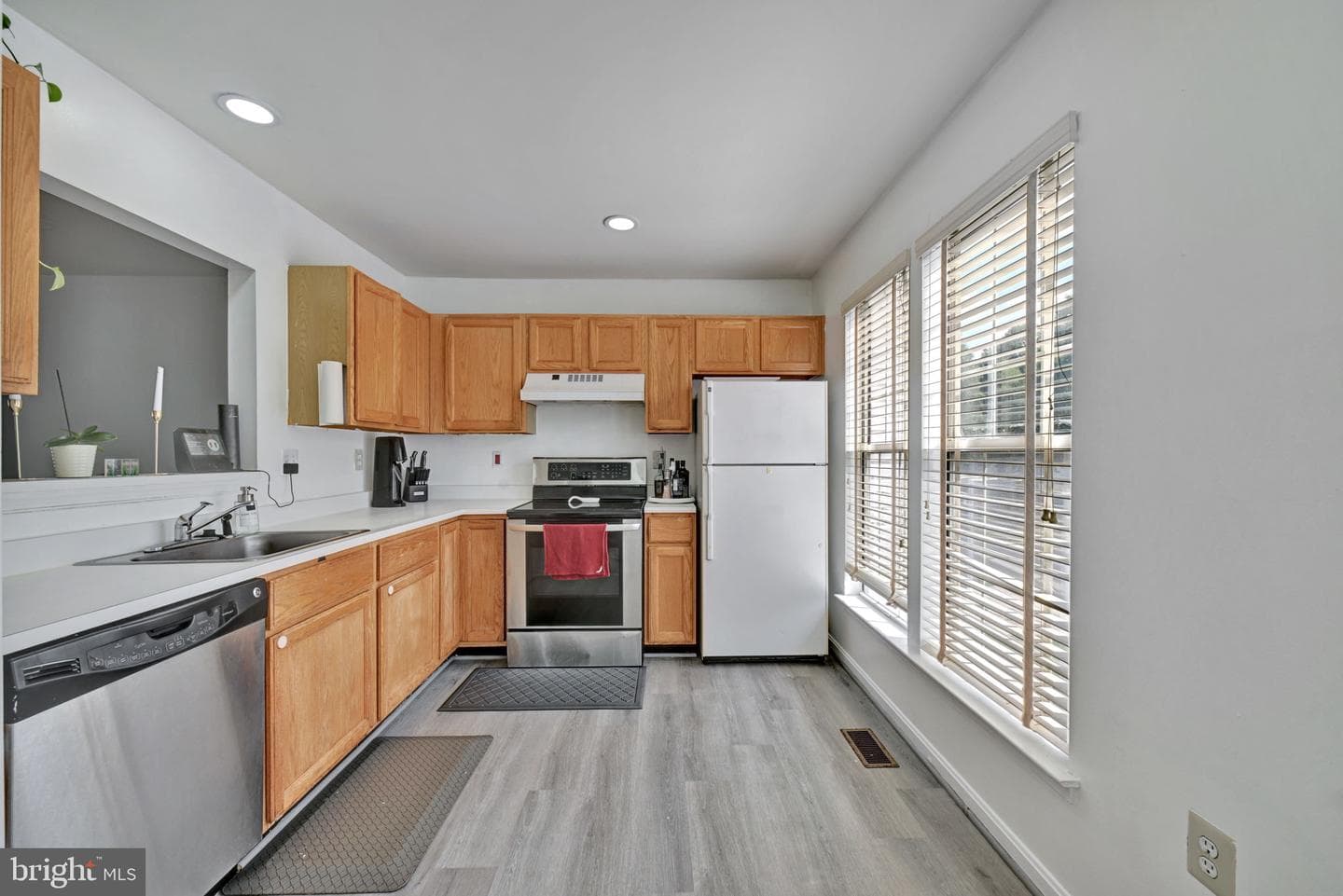 4446 Swindon Terrace photo 13