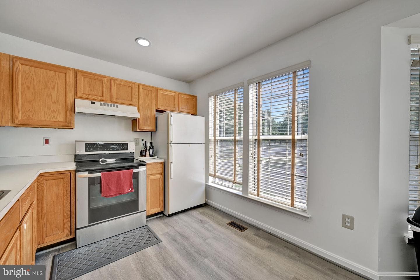 4446 Swindon Terrace photo 14