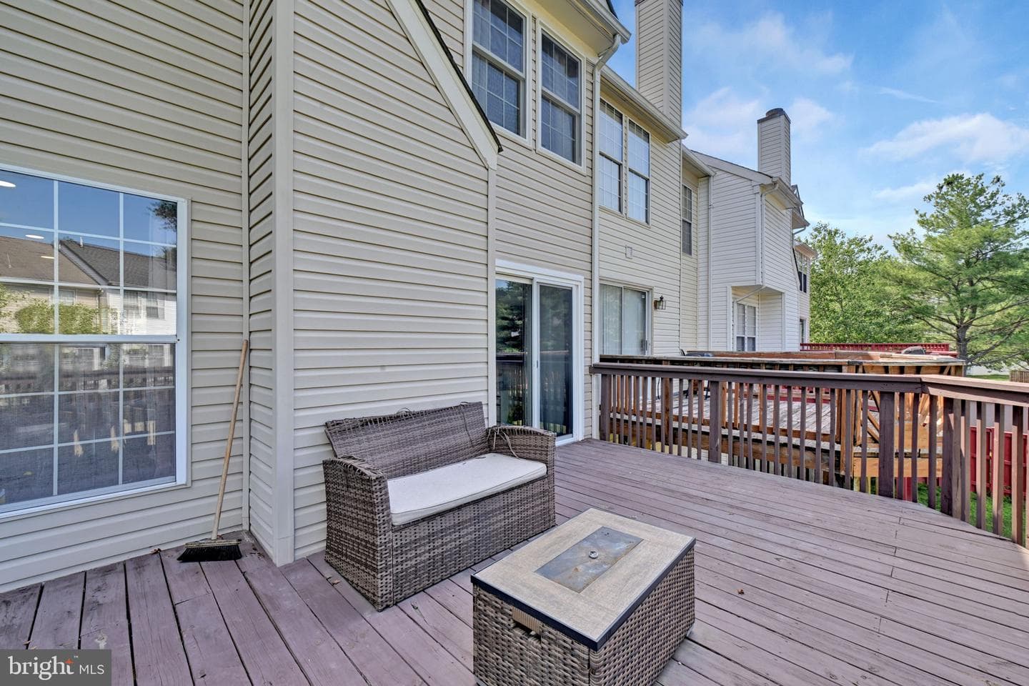 4446 Swindon Terrace photo 33