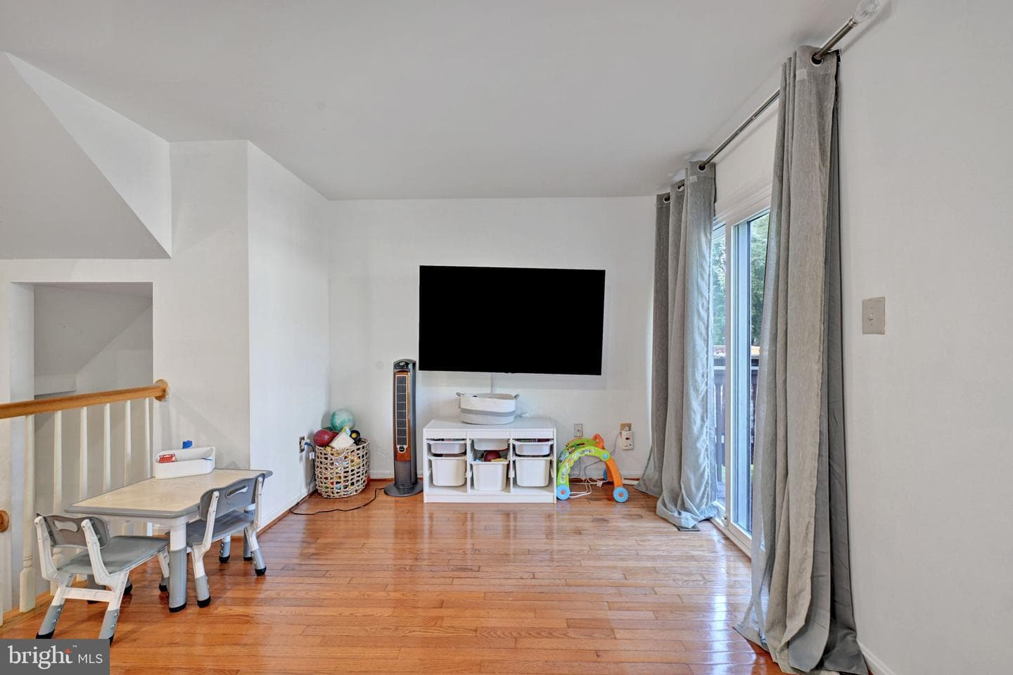 4446 Swindon Terrace photo 9