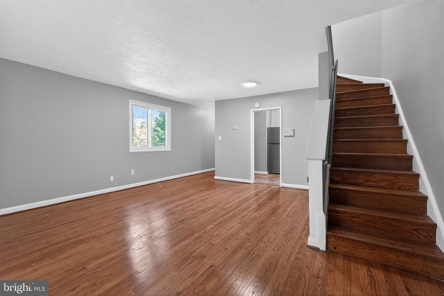 5315 Leverett Street photo 7