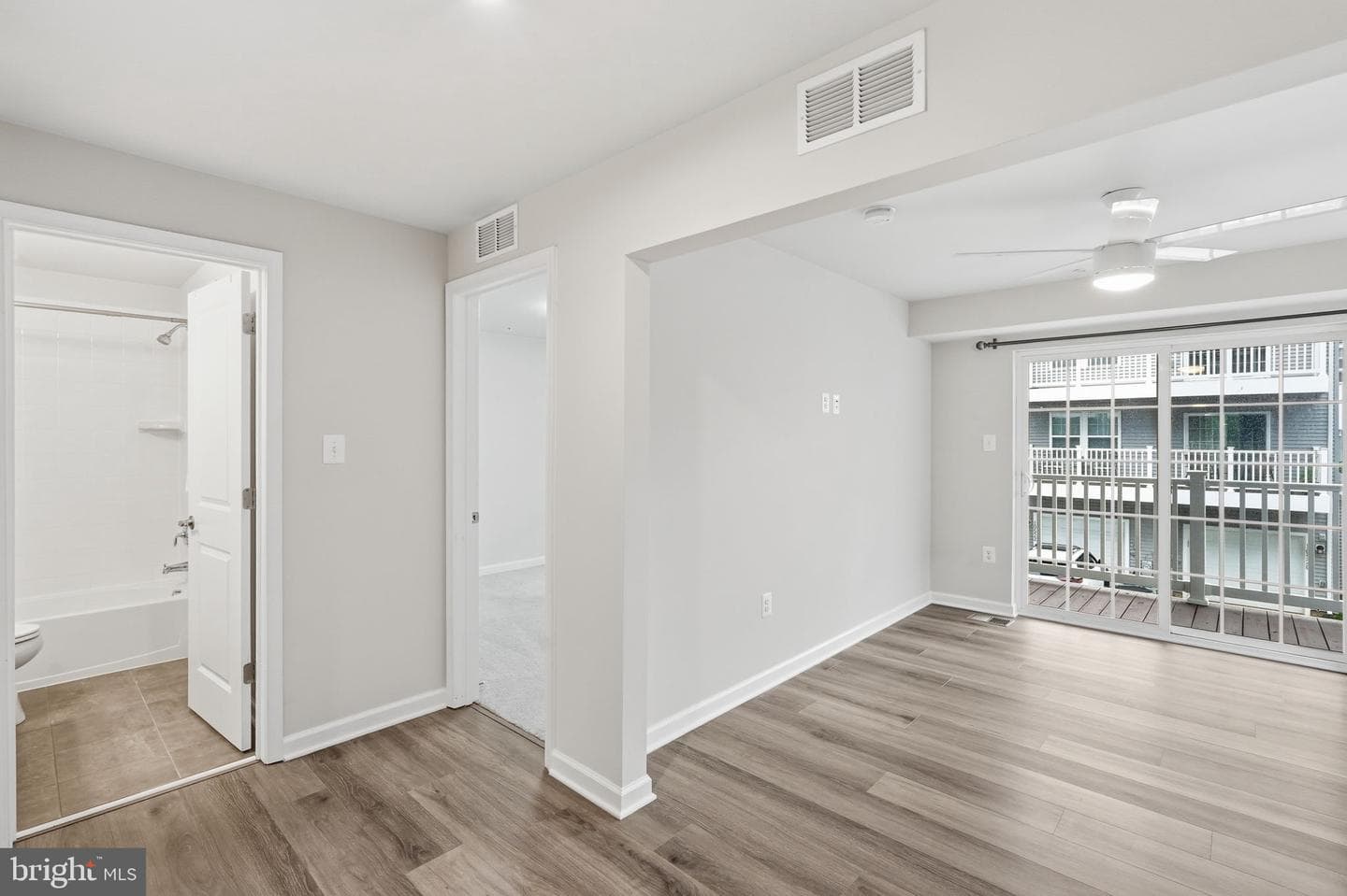 10501 John Glenn Street photo 31