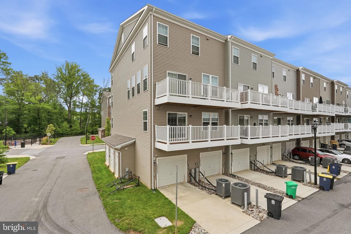 10501 John Glenn Street photo 36