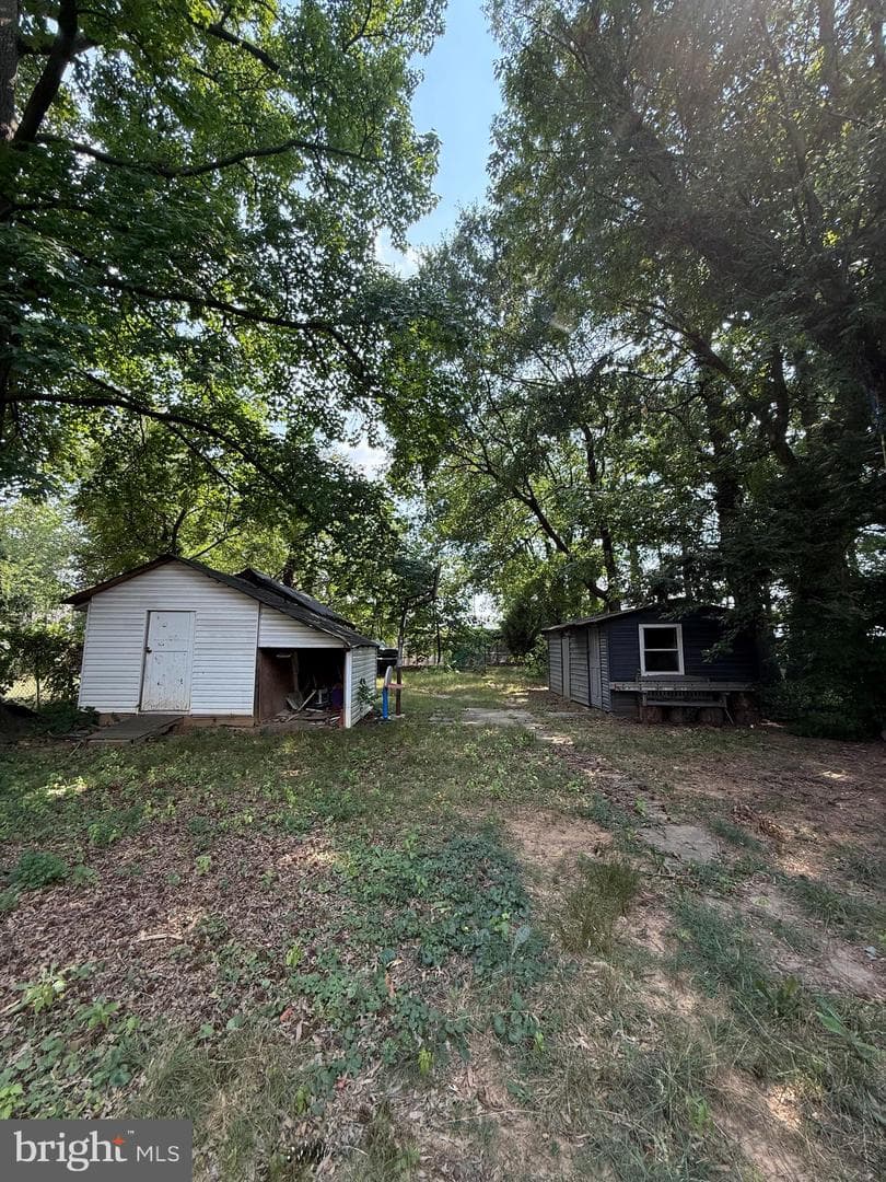 5103 Crittenden Street photo 6