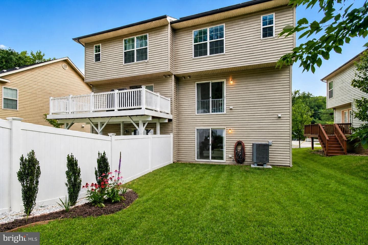 1052 Owens Road photo 3